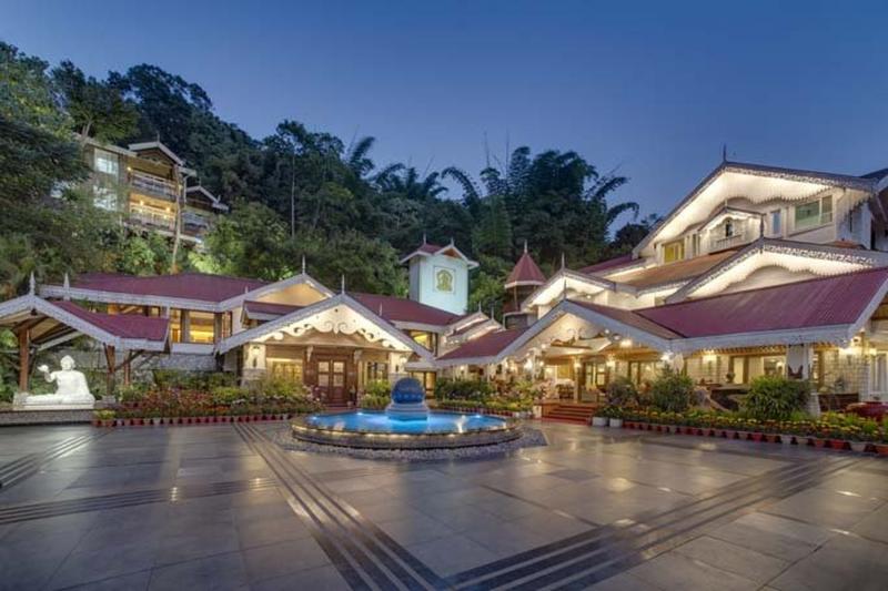 Top 10 Luxury Hotels in India on Hills